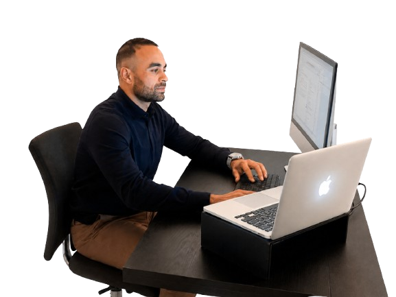 SEO-GEO rådgiver Alexander Laursen arbejder praktisk med contentstruktur, måling og organisk synlighed